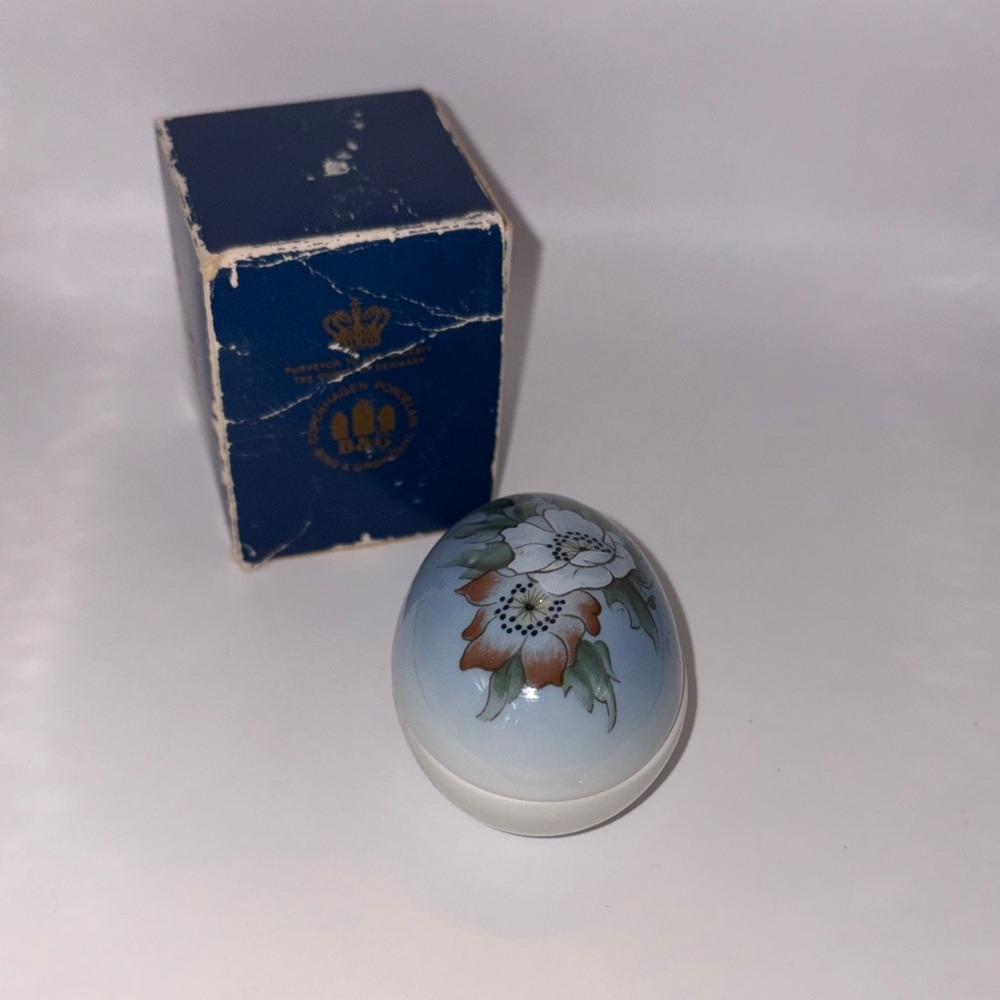Royal Copenhagen Blue and White Floral Egg
